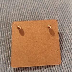 14k Gold Round studs
